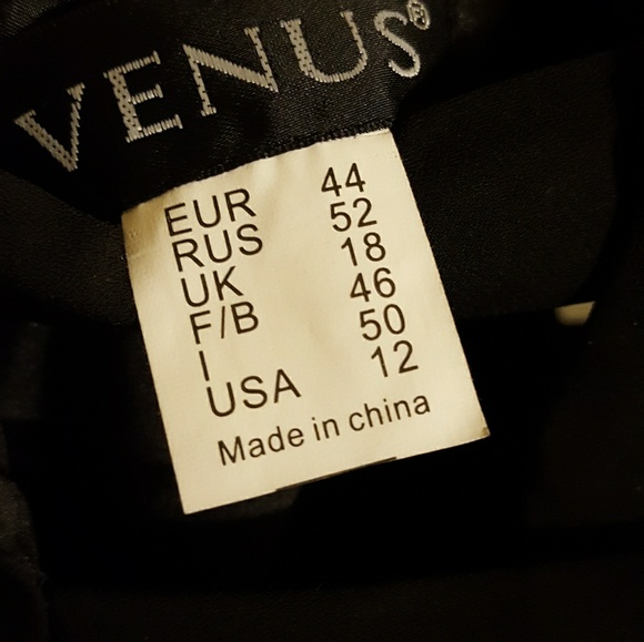 Black Dress - Picture 4 of 6